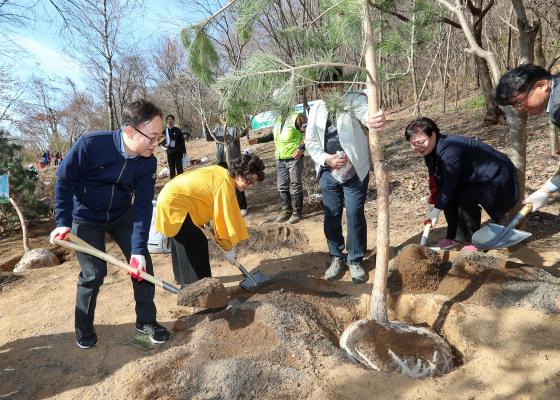 박미건강공원 준공식 및 제80회 식목일 나무심기 행사 의 사진53