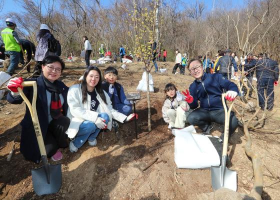 박미건강공원 준공식 및 제80회 식목일 나무심기 행사 의 사진63