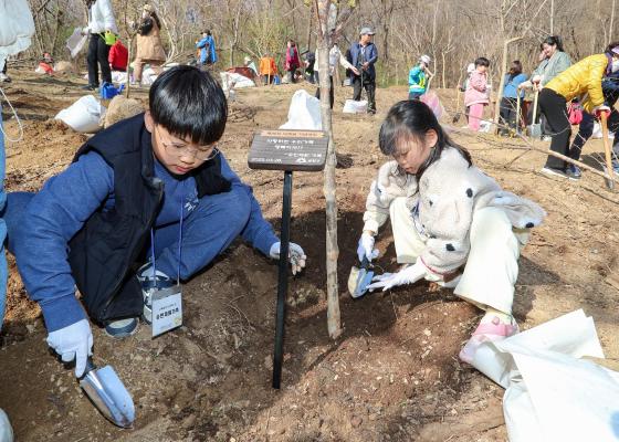 박미건강공원 준공식 및 제80회 식목일 나무심기 행사 의 사진64