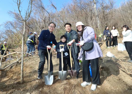 박미건강공원 준공식 및 제80회 식목일 나무심기 행사 의 사진65