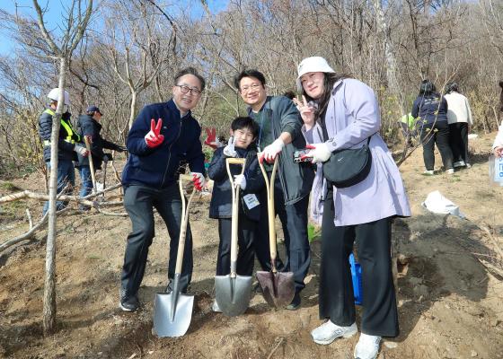 박미건강공원 준공식 및 제80회 식목일 나무심기 행사 의 사진66
