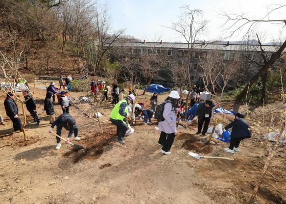 박미건강공원 준공식 및 제80회 식목일 나무심기 행사 의 사진69