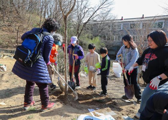 박미건강공원 준공식 및 제80회 식목일 나무심기 행사 의 사진71