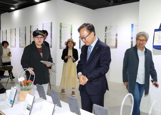 금천문인협회 회원 시화전 의 사진7