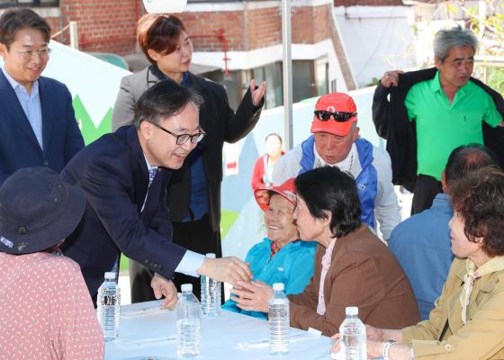 청담종합복지관 어버이날 행사 의 사진2