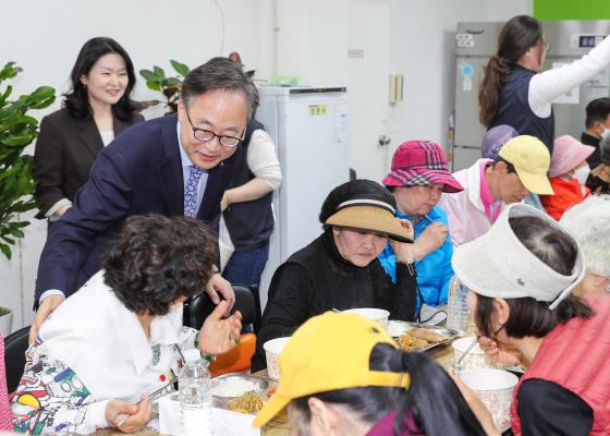 청담종합복지관 어버이날 행사 의 사진8