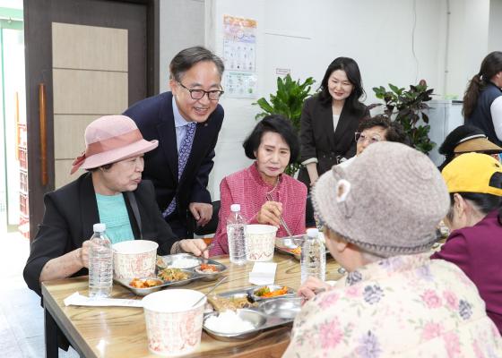 청담종합복지관 어버이날 행사 의 사진10