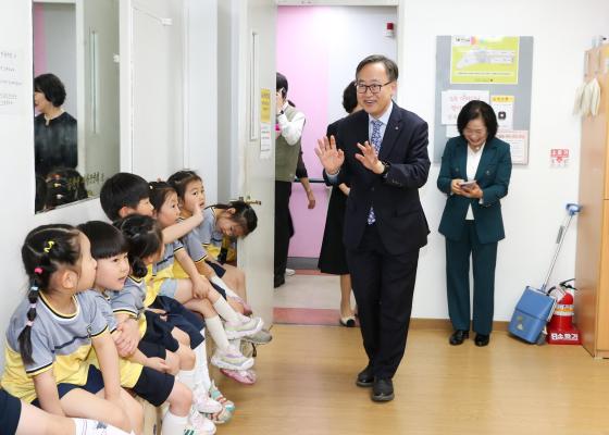 금천노인종합복지관 어버이날 행사 의 사진12