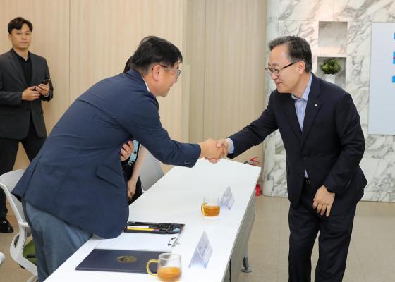 2025년 재단법인 명문 복지지원사업 후원 협약식 의 사진2