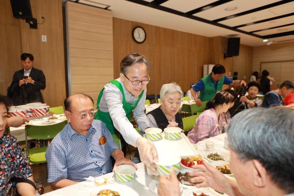 금천구새마을부녀회 효도잔치 의 사진