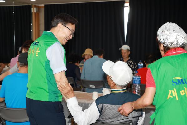 시흥1동 새마을부녀회 _사랑의 삼계탕 나누기_ 의 사진