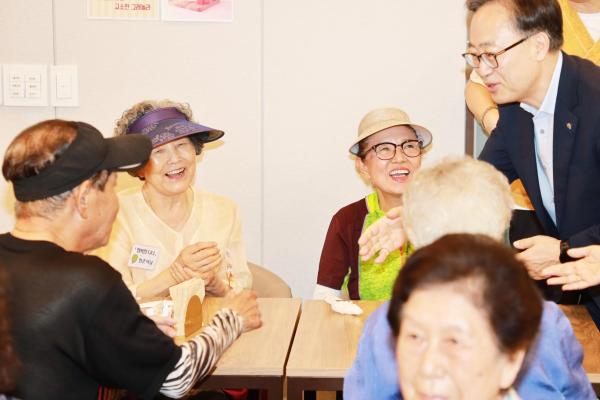 금천어르신복지센터 1인가구 행복한 디너 의 사진