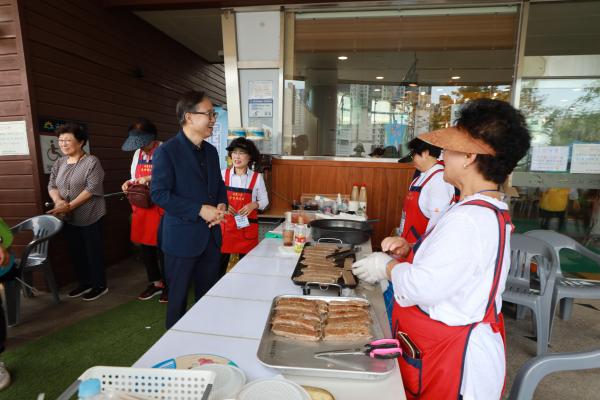 시흥3동 주민자치회 물놀이축제 의 사진11