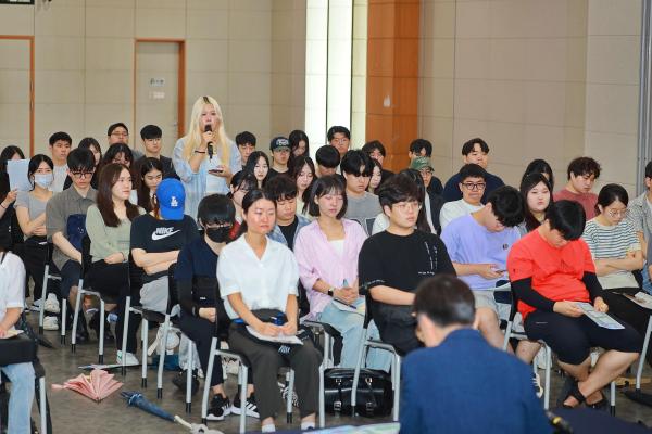 청년 아르바이트 종료 간담회_ 청년 관련 정책 소개, 설문조사 실시, 청년 특강 의 사진7