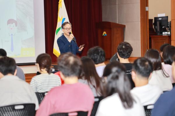 청년 아르바이트 종료 간담회_ 청년 관련 정책 소개, 설문조사 실시, 청년 특강 의 사진16