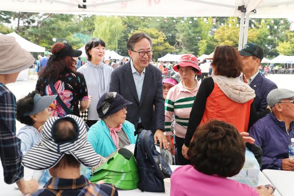 제29회 노인의 날 기념식 및 경로의 달 행사 의 사진54