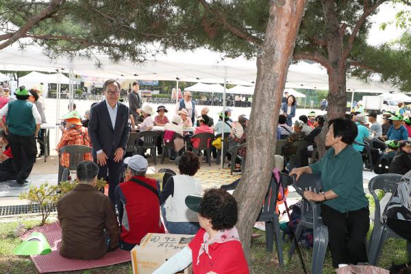제29회 노인의 날 기념식 및 경로의 달 행사 의 사진70