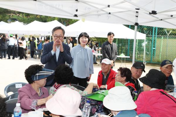 제29회 노인의 날 기념식 및 경로의 달 행사 의 사진79