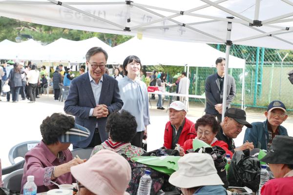 제29회 노인의 날 기념식 및 경로의 달 행사 의 사진80