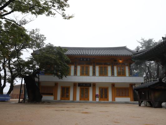 호압사내 극락전 완공 의 사진3