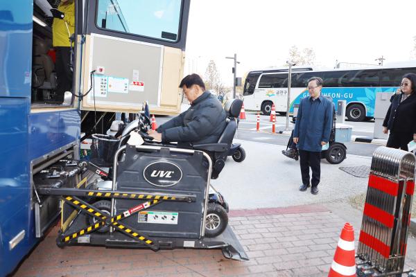 한국기능장애인협회 금천지회 사과따기 체험행사 격려 의 사진16