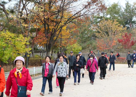 대한노인회 금천구지회 '어르신 건강걷기 대회' 의 사진