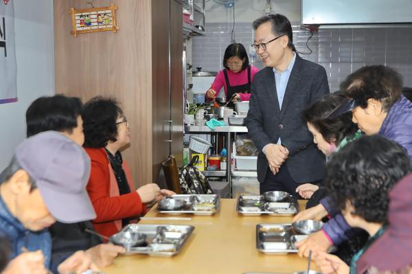 (주)홈플러스 금천점 후원물품 전달식 의 사진4