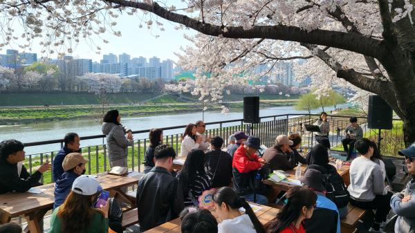 2026 꽃따라 봄따라 버스킹 열린문화공연 대표사진