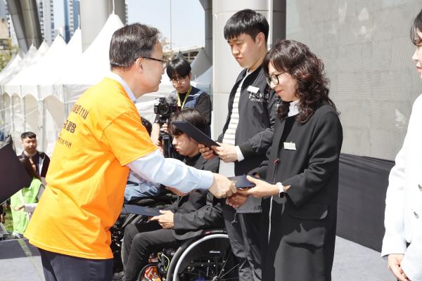 제46회 장애인의 날 기념식 및 장애인식개선 행사 의 사진21