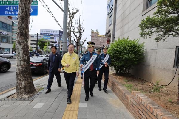 독산3동 범죄예방 사업 대상지_ 서울경찰청장 현장 방문 의 사진47