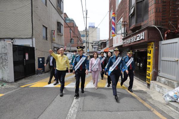 독산3동 범죄예방 사업 대상지_ 서울경찰청장 현장 방문 의 사진52
