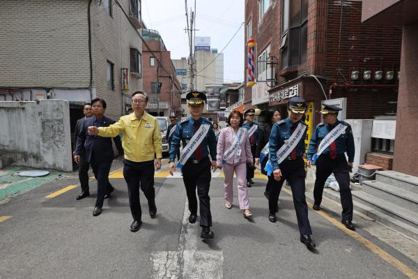 독산3동 범죄예방 사업 대상지_ 서울경찰청장 현장 방문 의 사진56