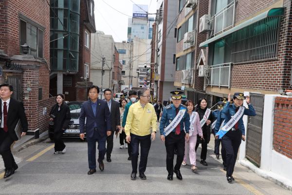 독산3동 범죄예방 사업 대상지_ 서울경찰청장 현장 방문 의 사진57