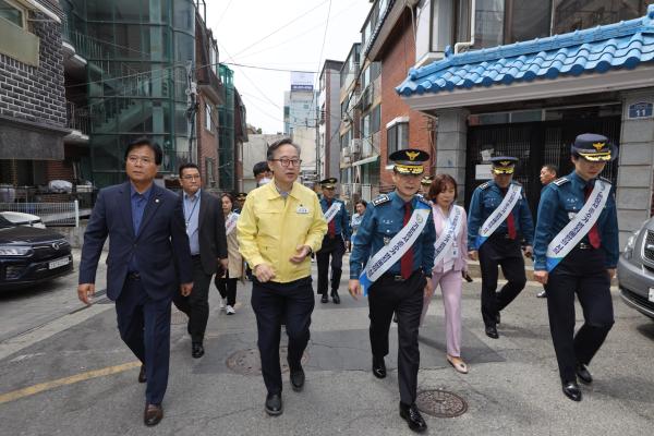 독산3동 범죄예방 사업 대상지_ 서울경찰청장 현장 방문 의 사진60