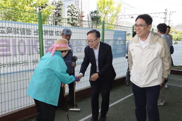 안양천 수변활력시설 등 현장 점검 대표사진
