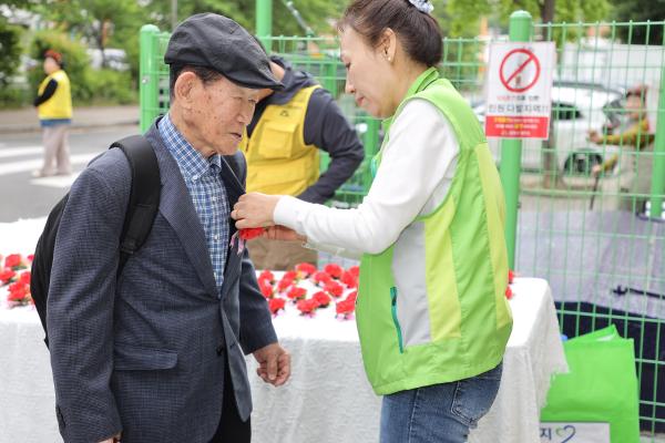 금천한내어르신복지센터 어버이날 맞이 행사 의 사진30