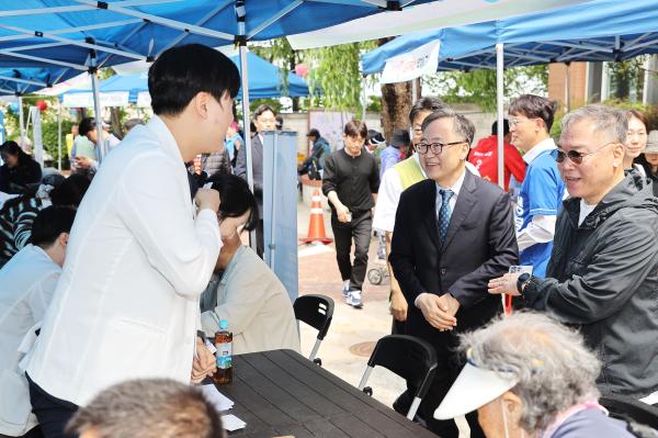 청담종합사회복지관 어버이날 기념 행사 의 사진3