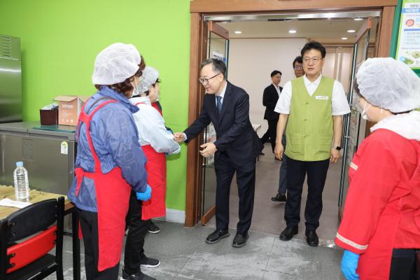 청담종합사회복지관 어버이날 기념 행사 의 사진5