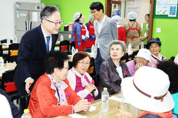 청담종합사회복지관 어버이날 기념 행사 의 사진8