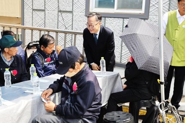 청담종합사회복지관 어버이날 기념 행사 의 사진9