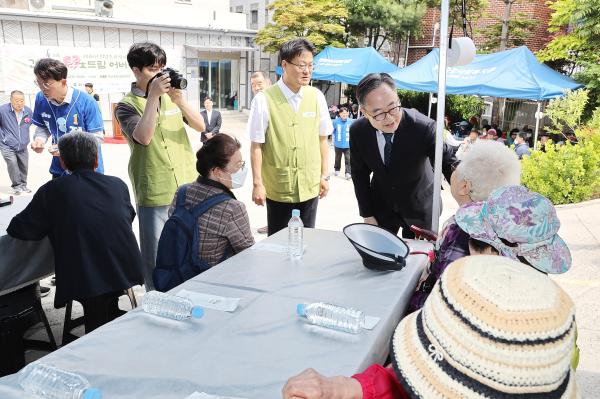 청담종합사회복지관 어버이날 기념 행사 의 사진11