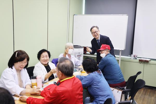 금천누리종합사회복지관 어버이날 기념 행사 의 사진11