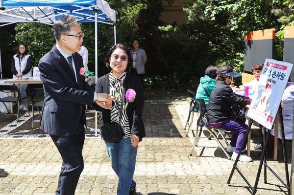 금천노인종합복지관 어버이날 맞이 행사 의 사진8
