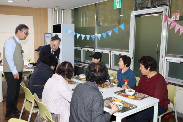 금천노인종합복지관 어버이날 맞이 행사 의 사진22