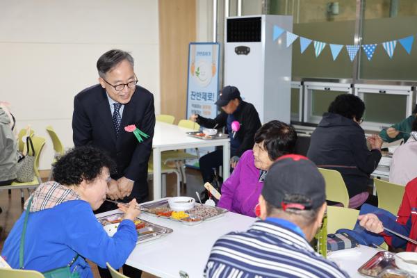 금천노인종합복지관 어버이날 맞이 행사 의 사진24