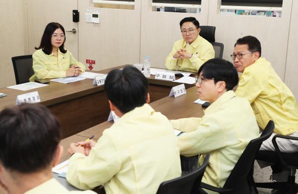 풍수해 재난안전대책본부 회의 의 사진19