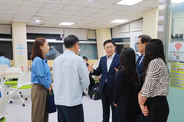 금나래도서관 열람실 연장관련 현장방문 의 사진5