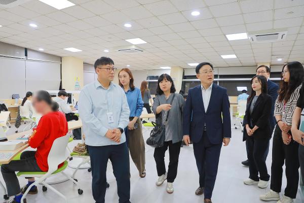 금나래도서관 열람실 연장관련 현장방문 의 사진6