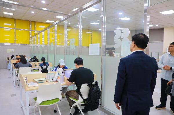 금나래도서관 열람실 연장관련 현장방문 의 사진7
