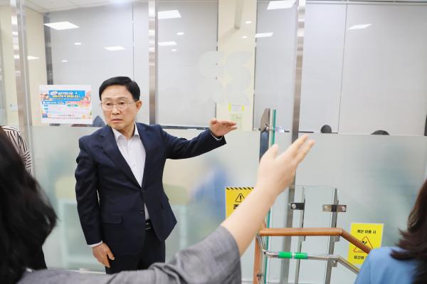 금나래도서관 열람실 연장관련 현장방문 의 사진9